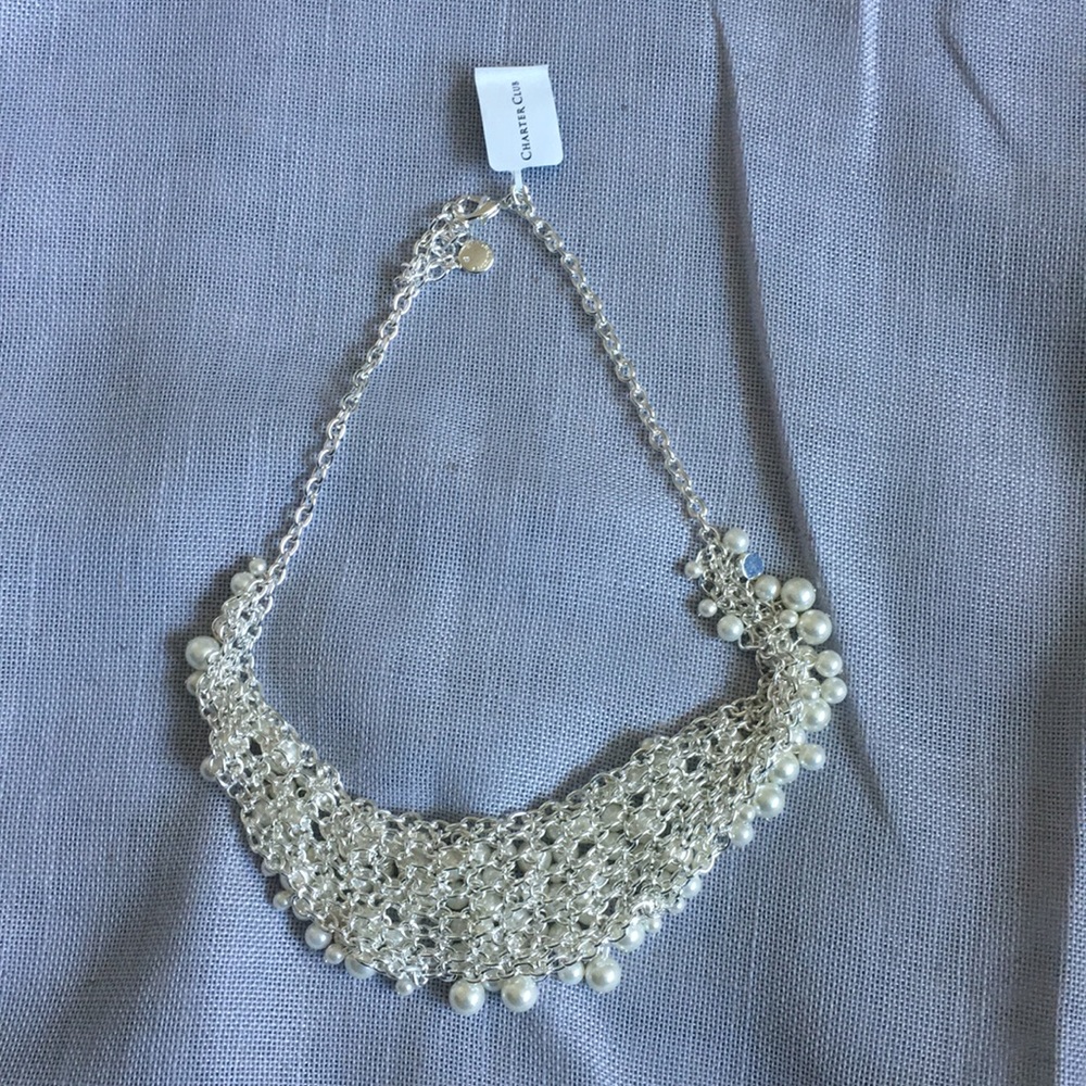 GLASS PEARL CLUSTER BIB NECKLACE